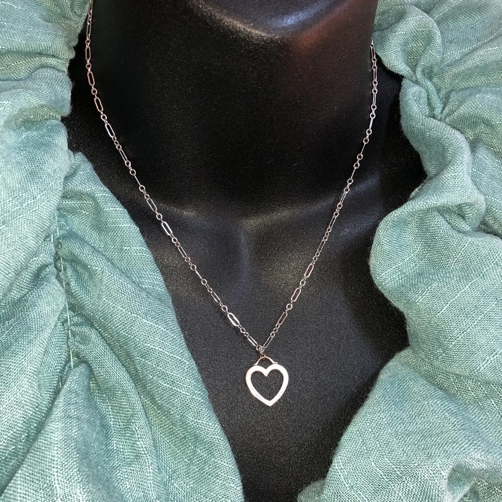 Solid 18K White Gold Tiffany & Co Authentic Sentimental Heart Necklace (not 14K)